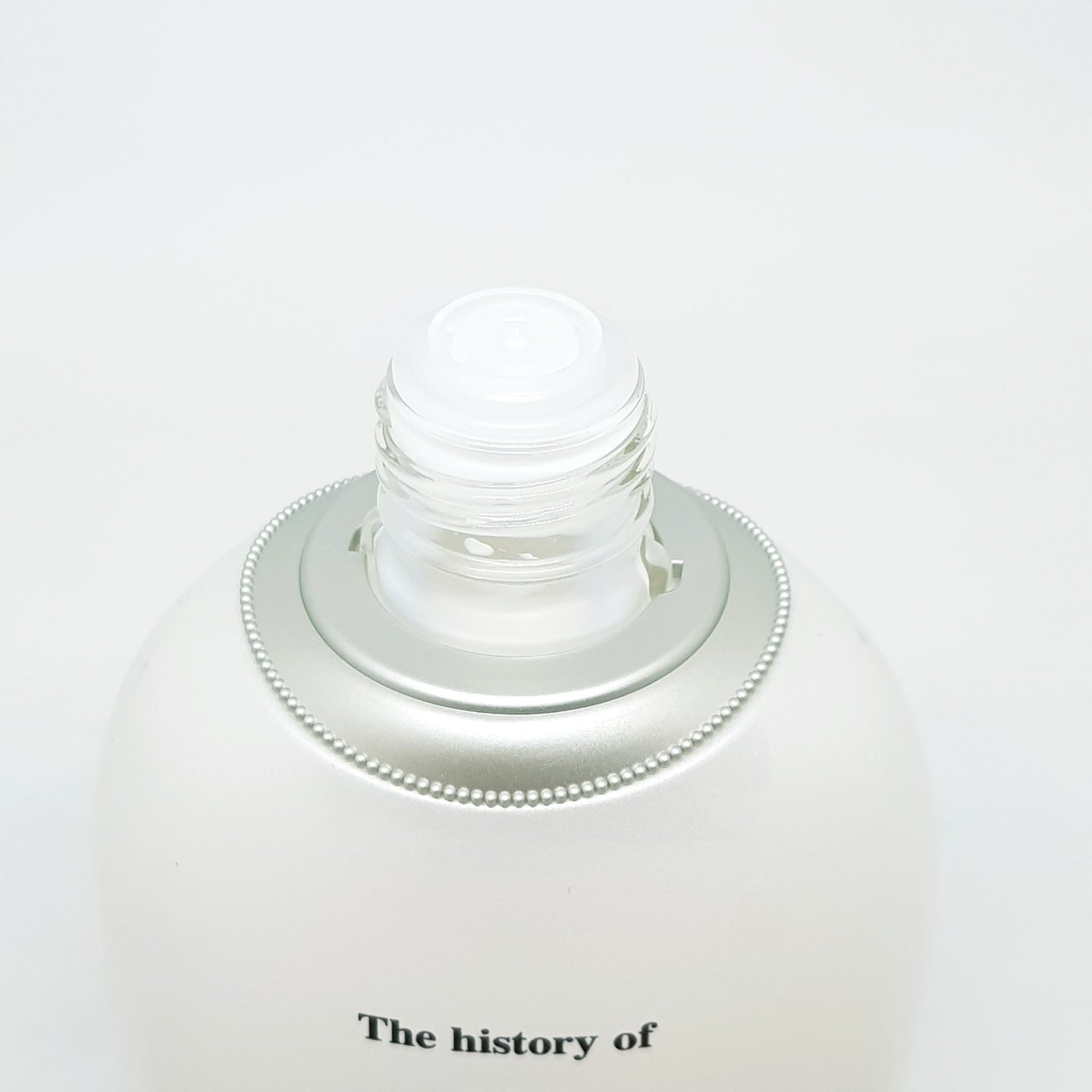 The history of Whoo Gongjinhyang Seol Radiant White Balancer 150ml