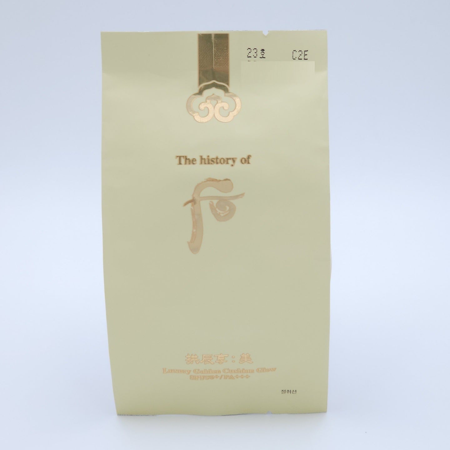 The History of Whoo Gongjinhyang Mi Luxury Golden Cushion Glow SPF50+ PA+++