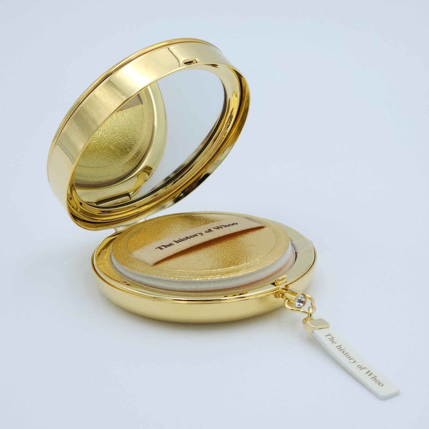 The history of Whoo Gongjinhyang Mi Royal Pact No.1 Special Set (Expiration date September 21, 2026)