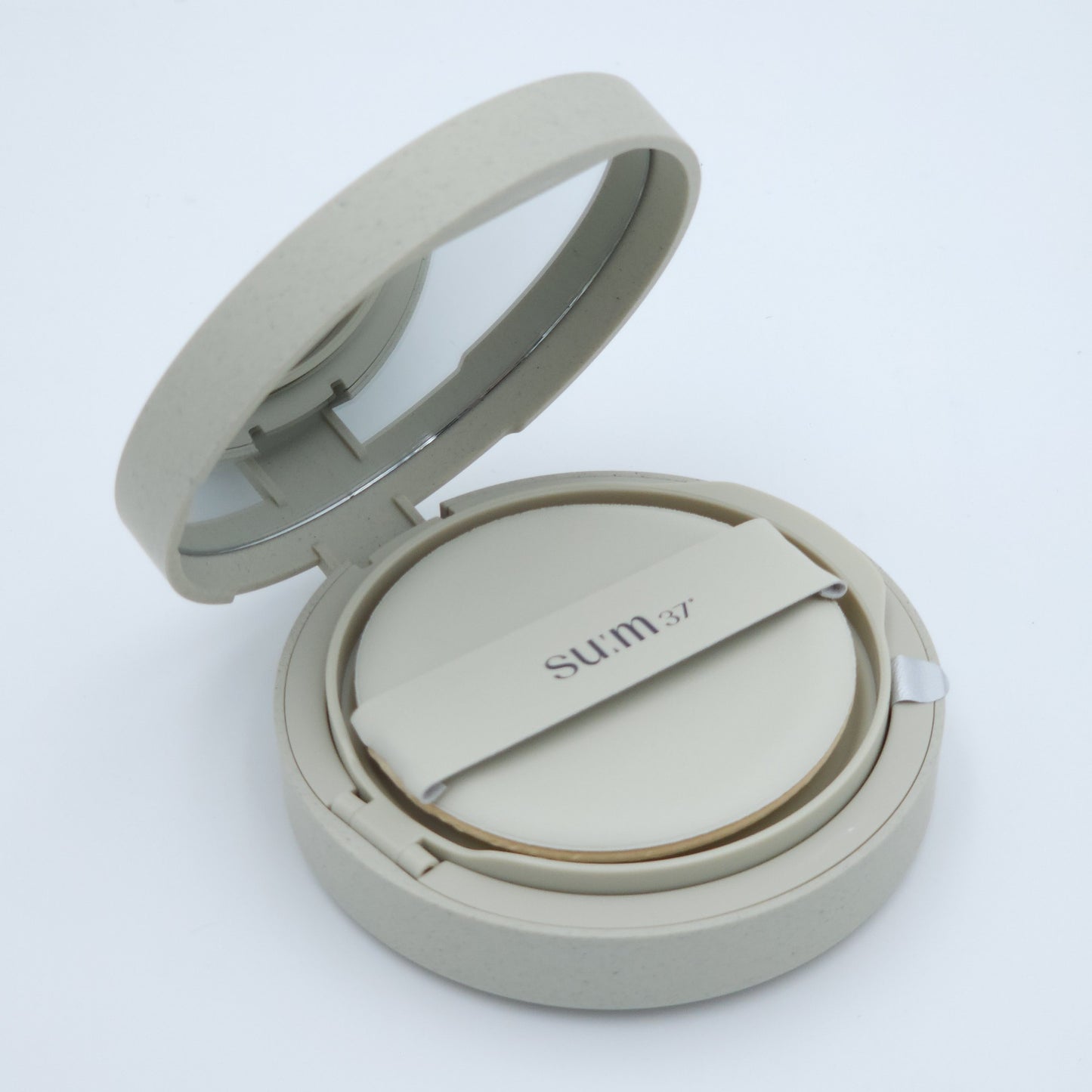 SU:M37 Skin-Stay Soft Glow Cushion #01 Light Beige (Expiration Date : 2026/11/14)