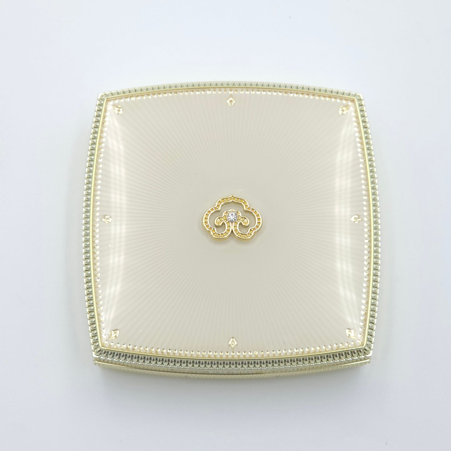 The history of Whoo Gongjinhyang Mi Velvet Powder Pact SPF35 PA++