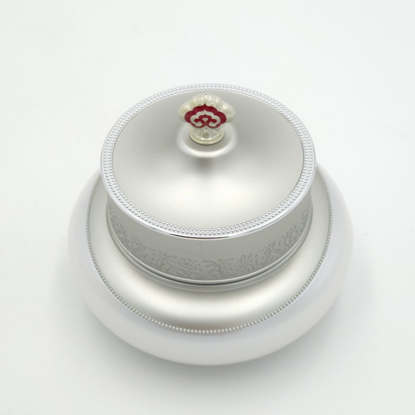 The history of Whoo Gongjinhyang Seol Radiant White Ultimate Corrector 50ml Brightening